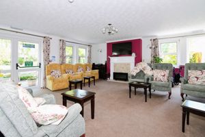 RESIDENTS LOUNGE- click for photo gallery